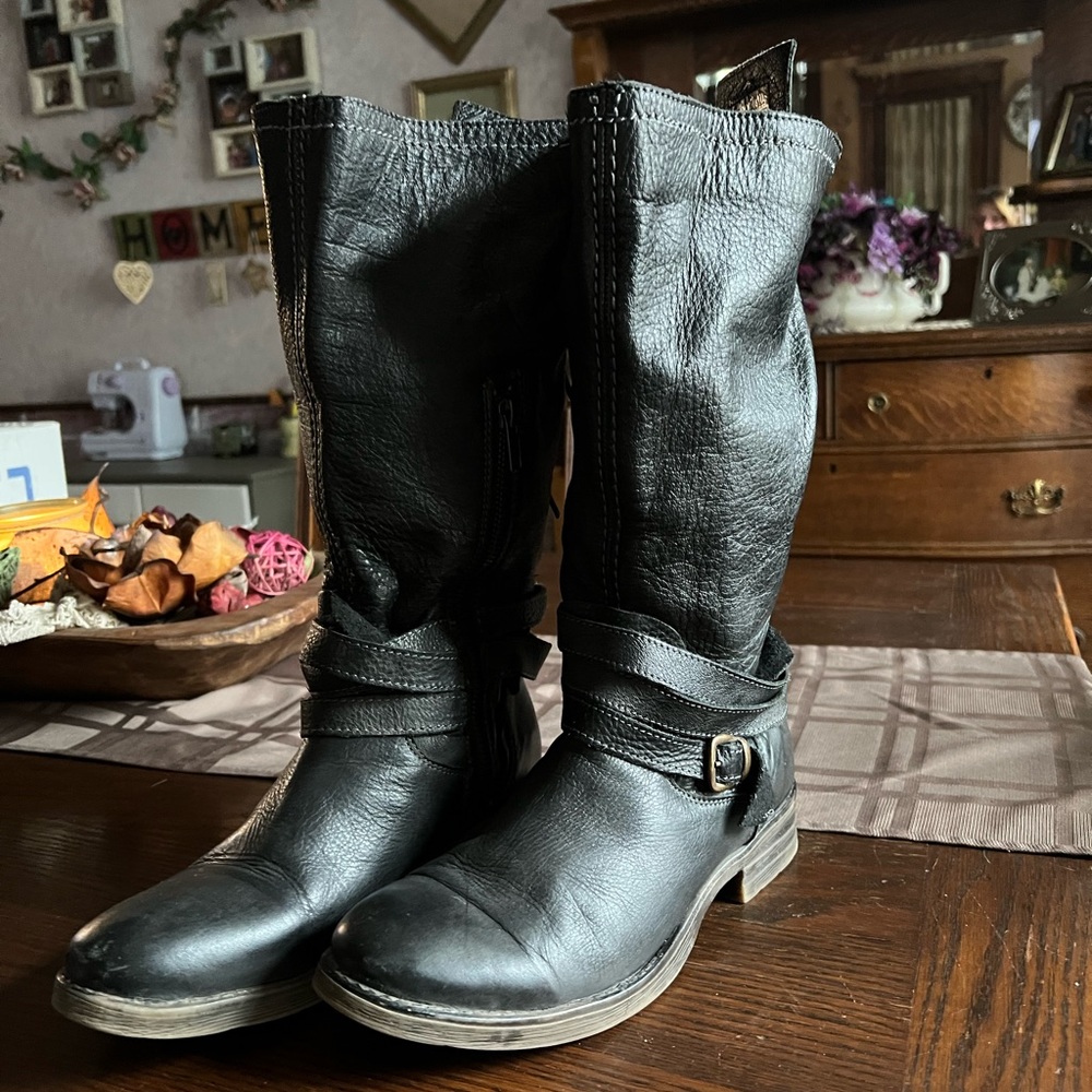 Bed Stu laced boots.